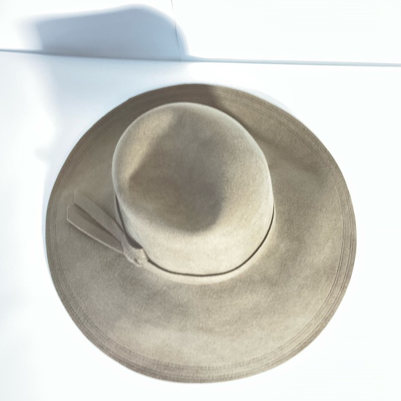 Betmar New York 100% Wool Tan Round Large Rim Cowgirl Hat w/Soft Top & Tie Band - Picture 3 of 15